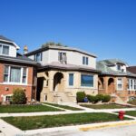 Homes for sale on a Chicago street during the fall 2026 housing market